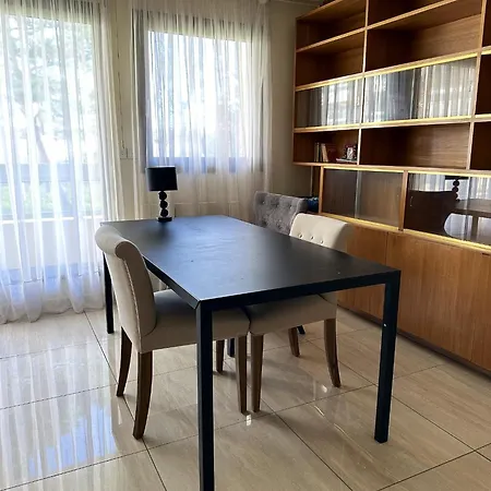 D'une Avec Terrasse Amenagee Et Wifi A Les Moulineaux